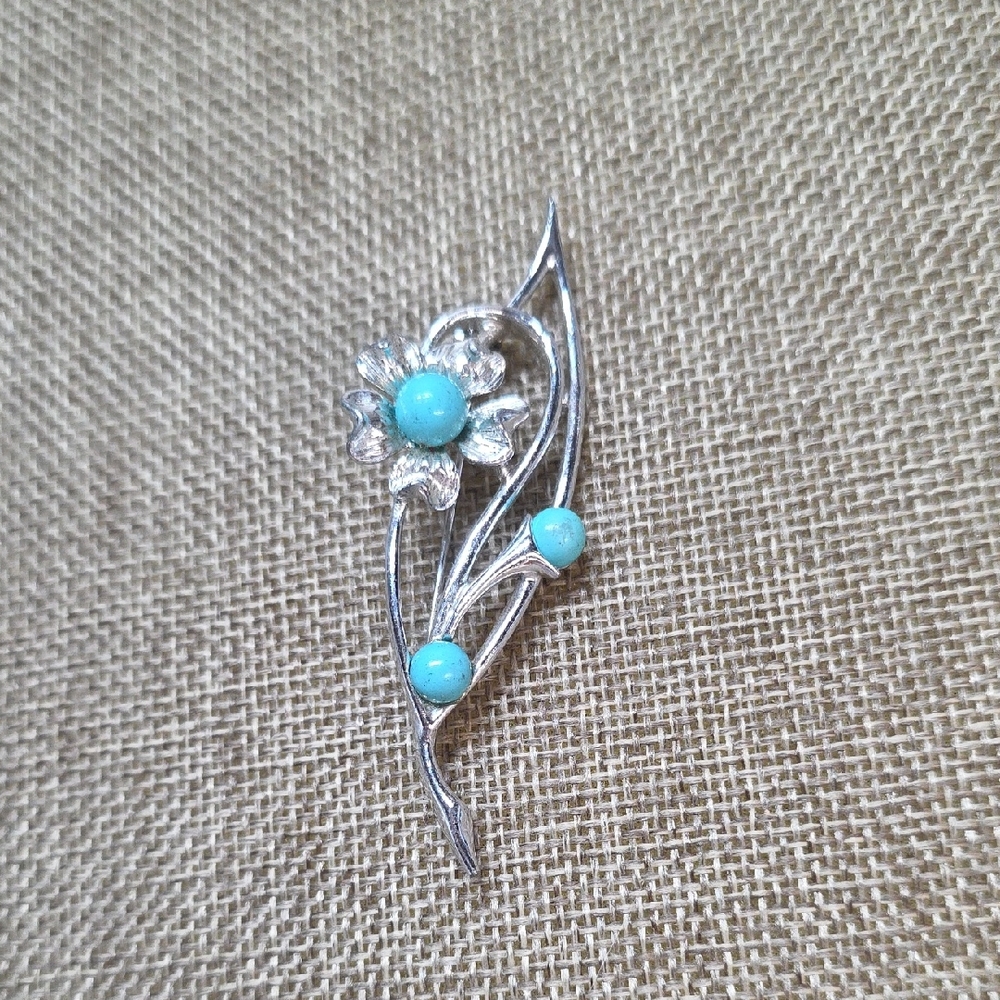 Sarah Coventry Silver and Blue Floral Brooch